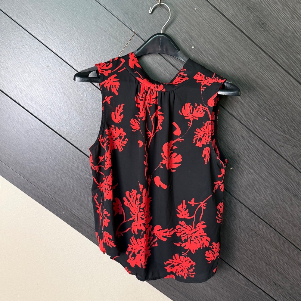 Who‎ What Wear Women's Floral Sleeveless Blouse Medium Black Red Keyhole Office